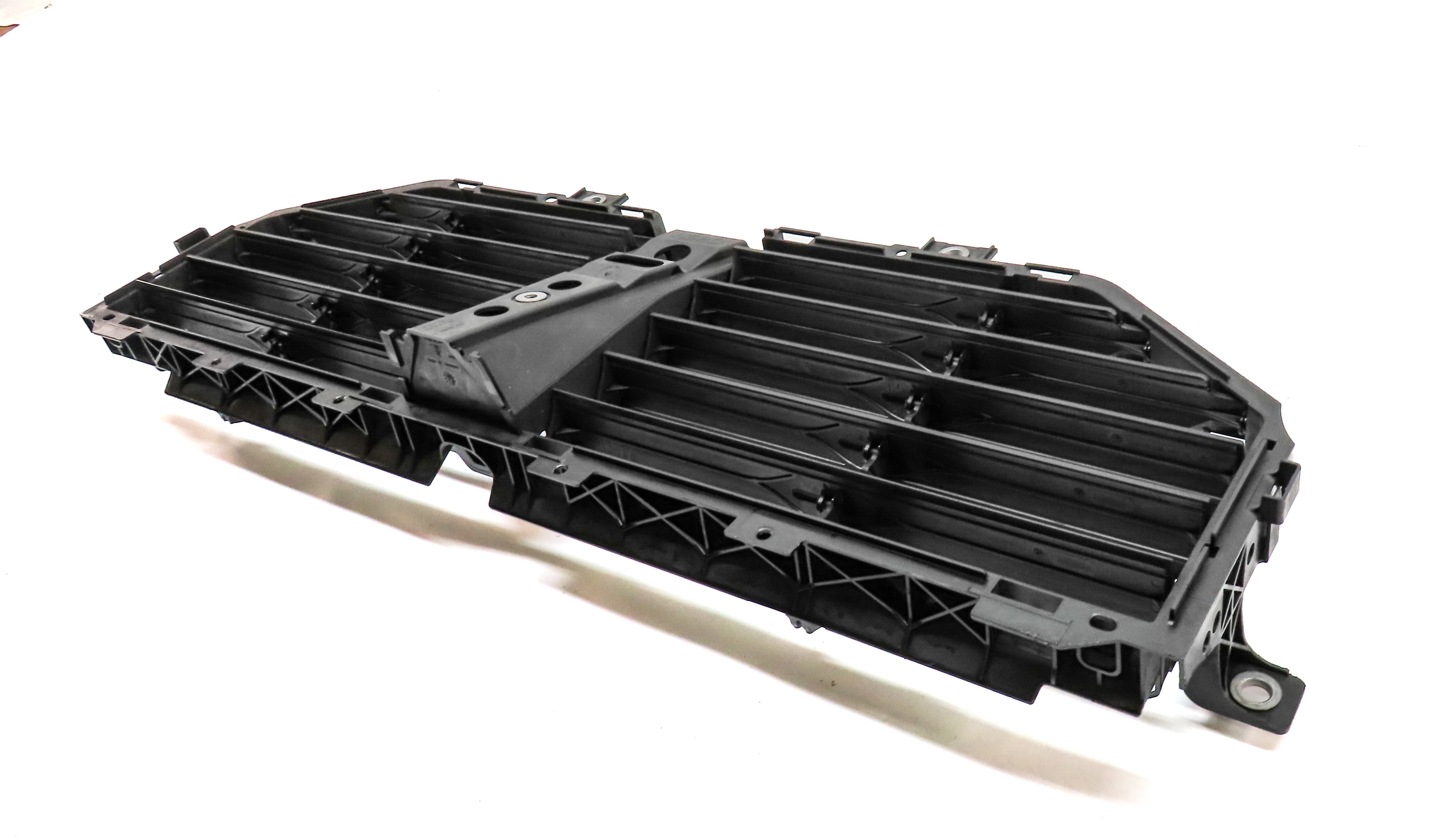 2015 PORSCHE CAYENNE E-HYBRID (958) FRONT GRILLE RADIATOR AIR DUCT SHUTTER — exact item pictured